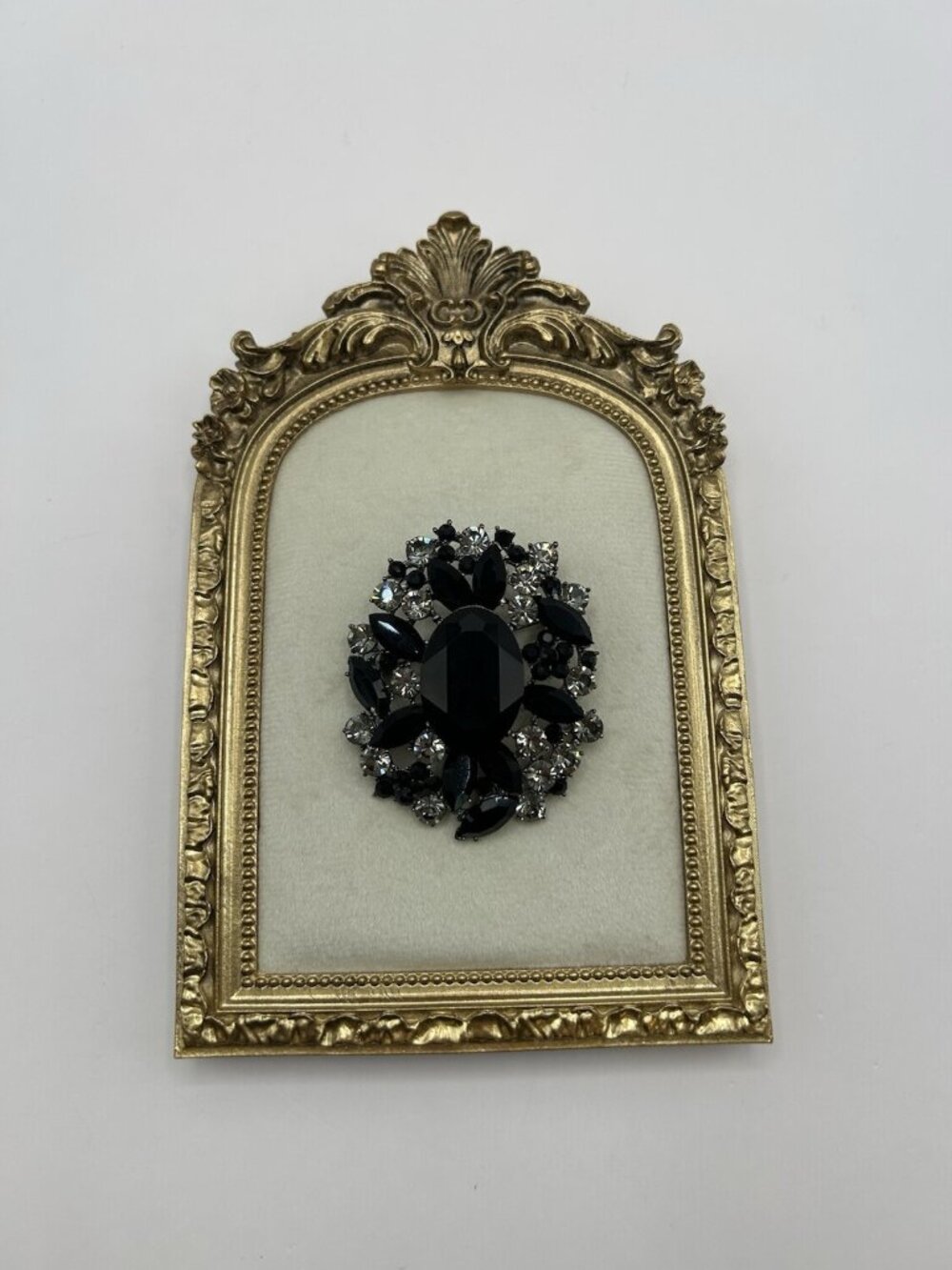 Large Black Rhinestone Costume Brooch Statement Pin Silver Tone Traitors Sparkle - Picture 2 of 10